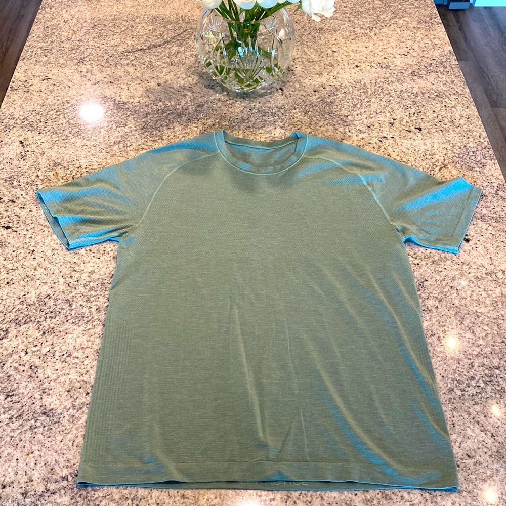 Lululemon Men’s Metal Vent Tech SS 2.0 shirt, Medium, sage green
